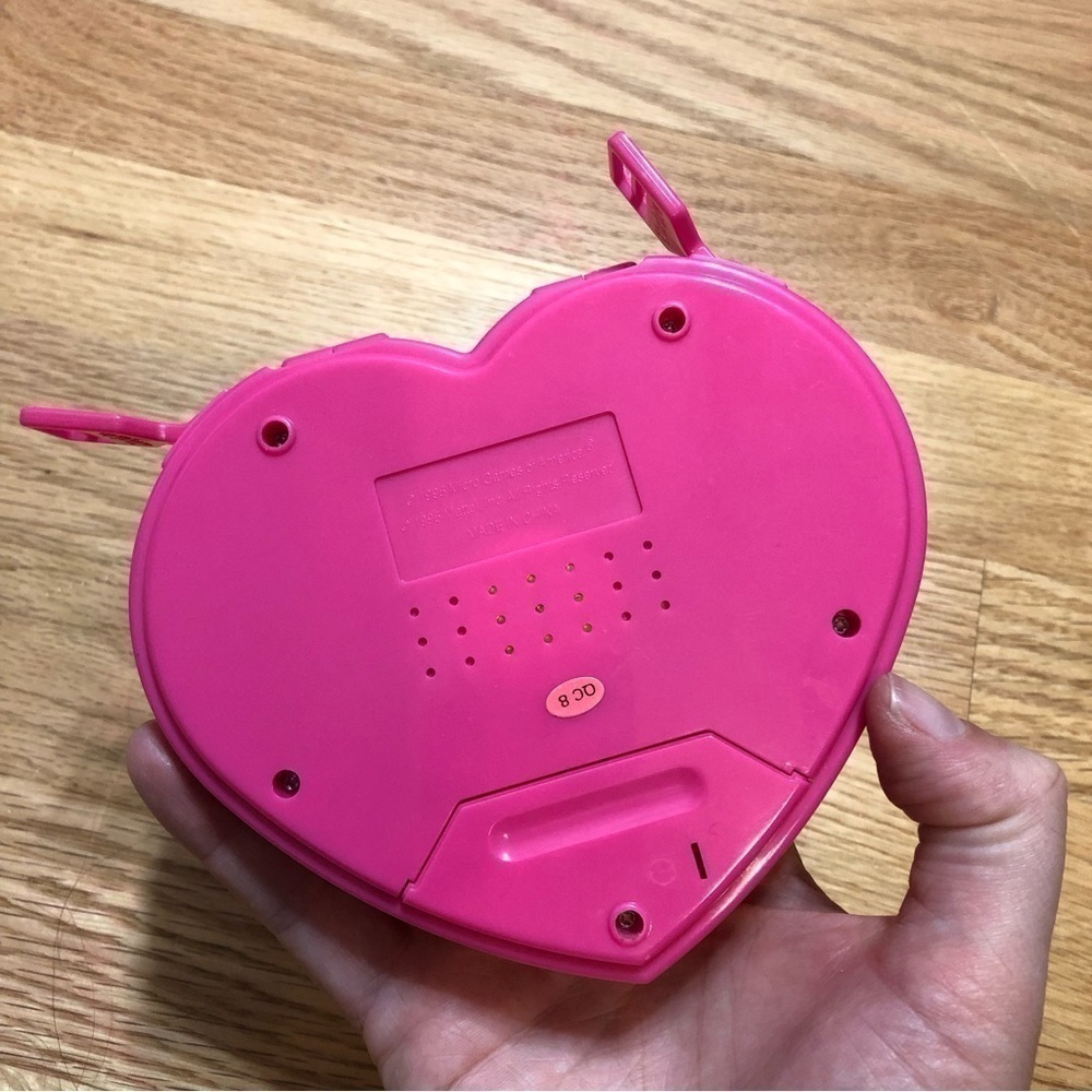 Vintage Barbie Volleyball Handheld Electronic Video Game 90s Pink - Picture 4 of 5